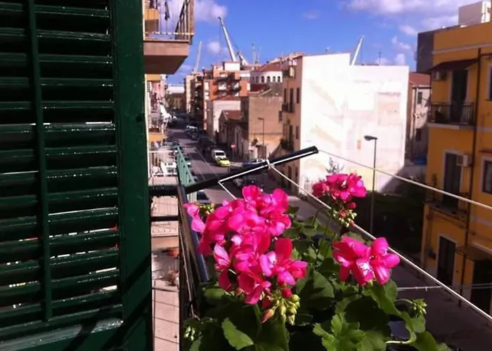 Cantieri-porto,palermo *